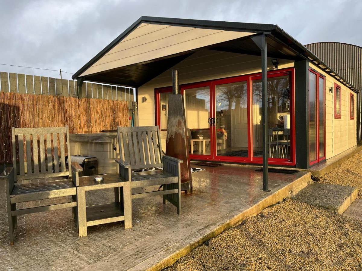 Deerfin Rentals Private Chalet With Hot Tub Баллимина Экстерьер фото